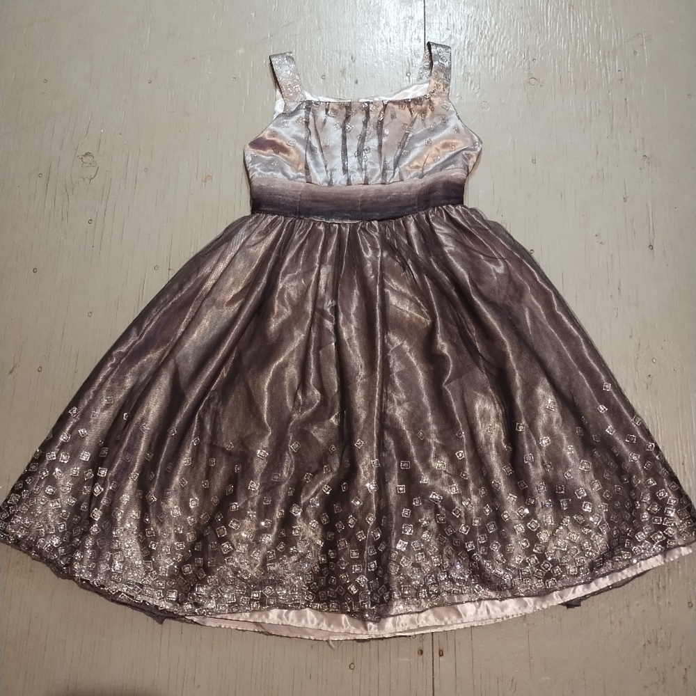 LOVE Girls Sleeveless Grey Metallic Shimmery Formal Dress With Toole Size 10